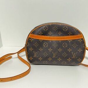 Authentic vintage Louis Vuitton Blois crossbody